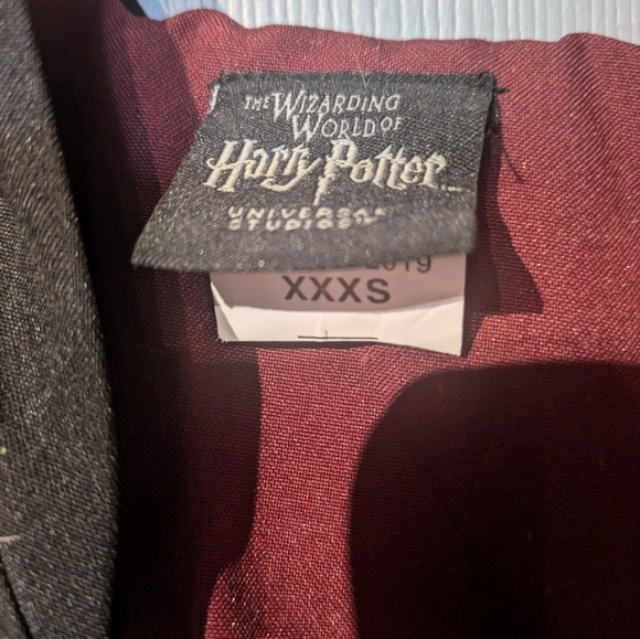 Official Harry Potter Gryffindor robe xxx-s Halloween - Picture 3 of 8